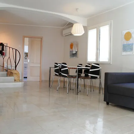 Villa With Private Pool For 10 People